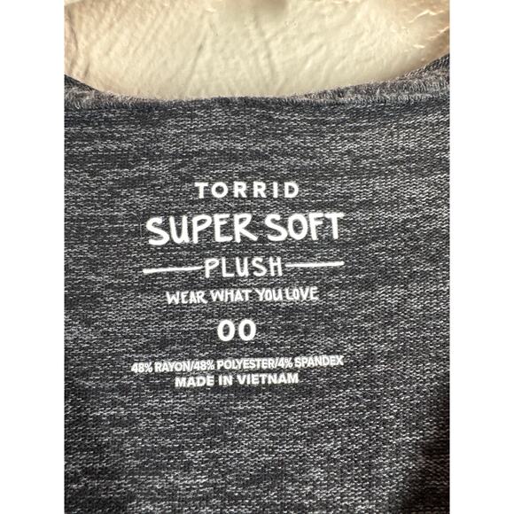 Torrid Relaxed Super Soft Plush Tunic Hoodie Plunged V Neck Womens Size 00 - Picture 3 of 4